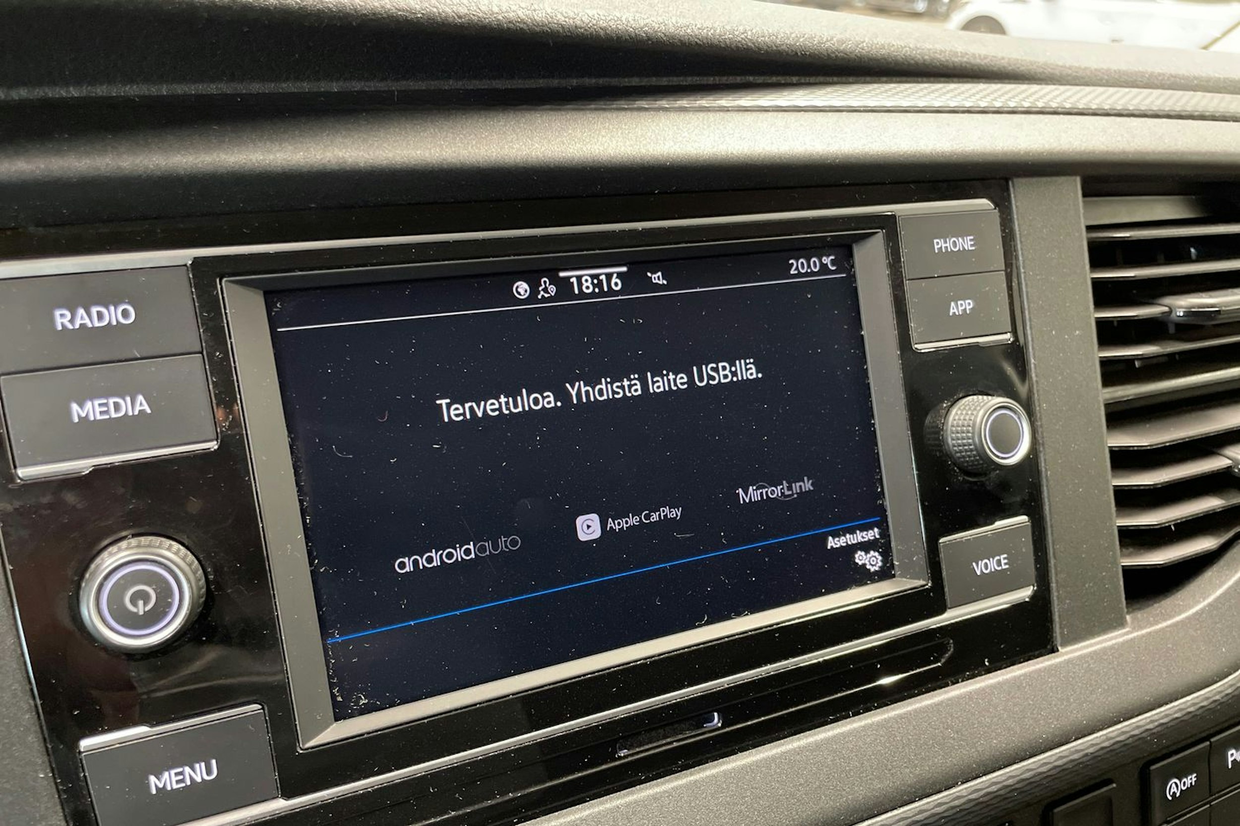 musta Volkswagen Transporter 2020 kuva 32.