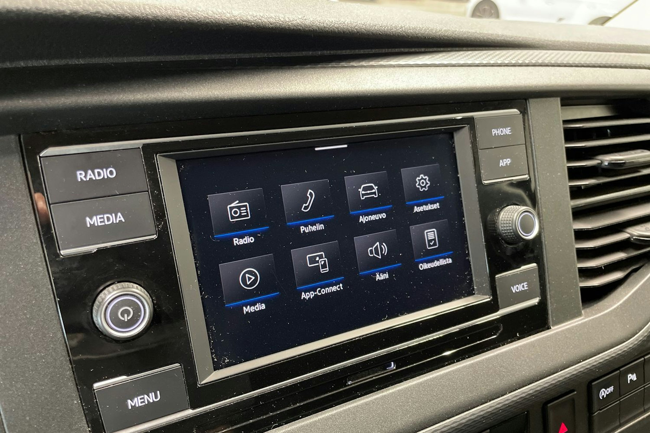 musta Volkswagen Transporter 2020 kuva 33.