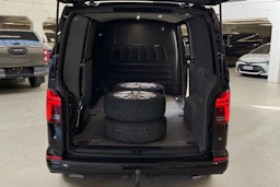 musta Volkswagen Transporter 2020 kuva 15.