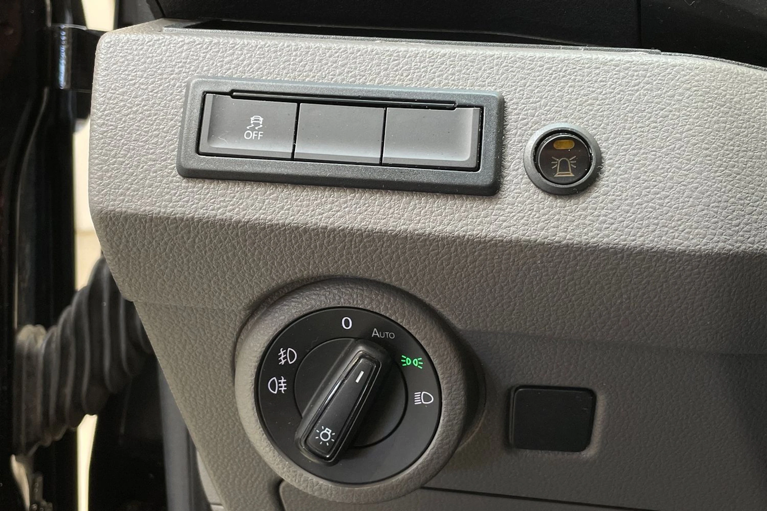 musta Volkswagen Transporter 2020 kuva 18.