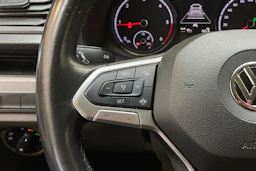 musta Volkswagen Transporter 2020 kuva 20.