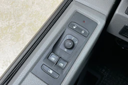 musta Volkswagen Transporter 2020 kuva 29.