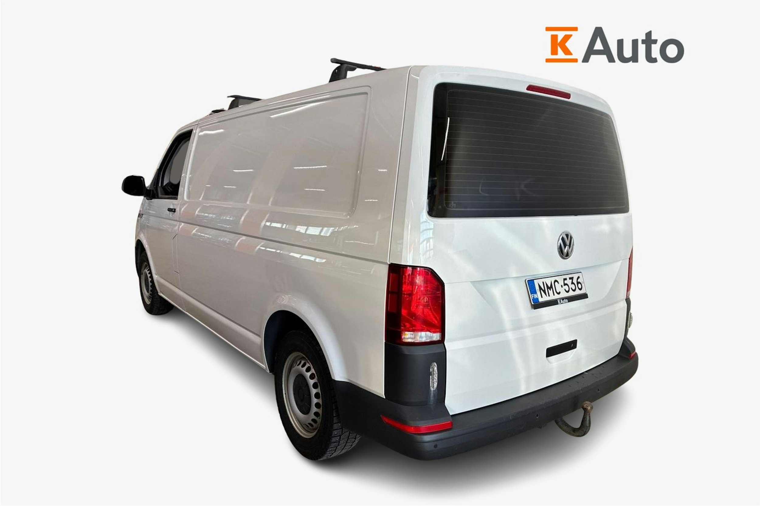 valkoinen Volkswagen Transporter 2020 kuva 2.