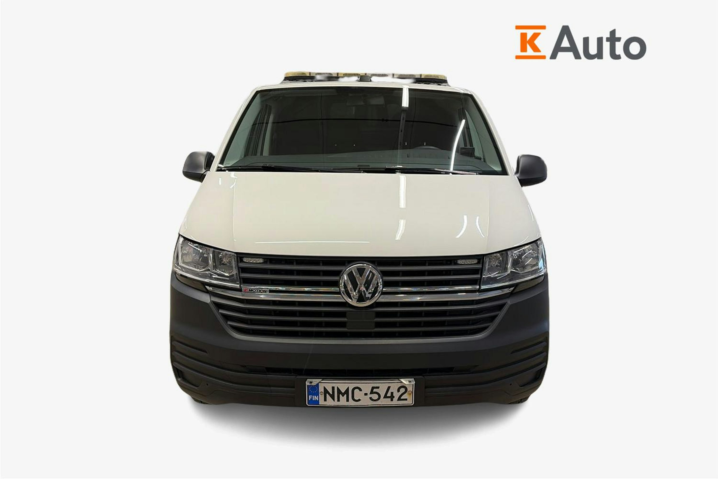 valkoinen Volkswagen Transporter 2020 kuva 5.