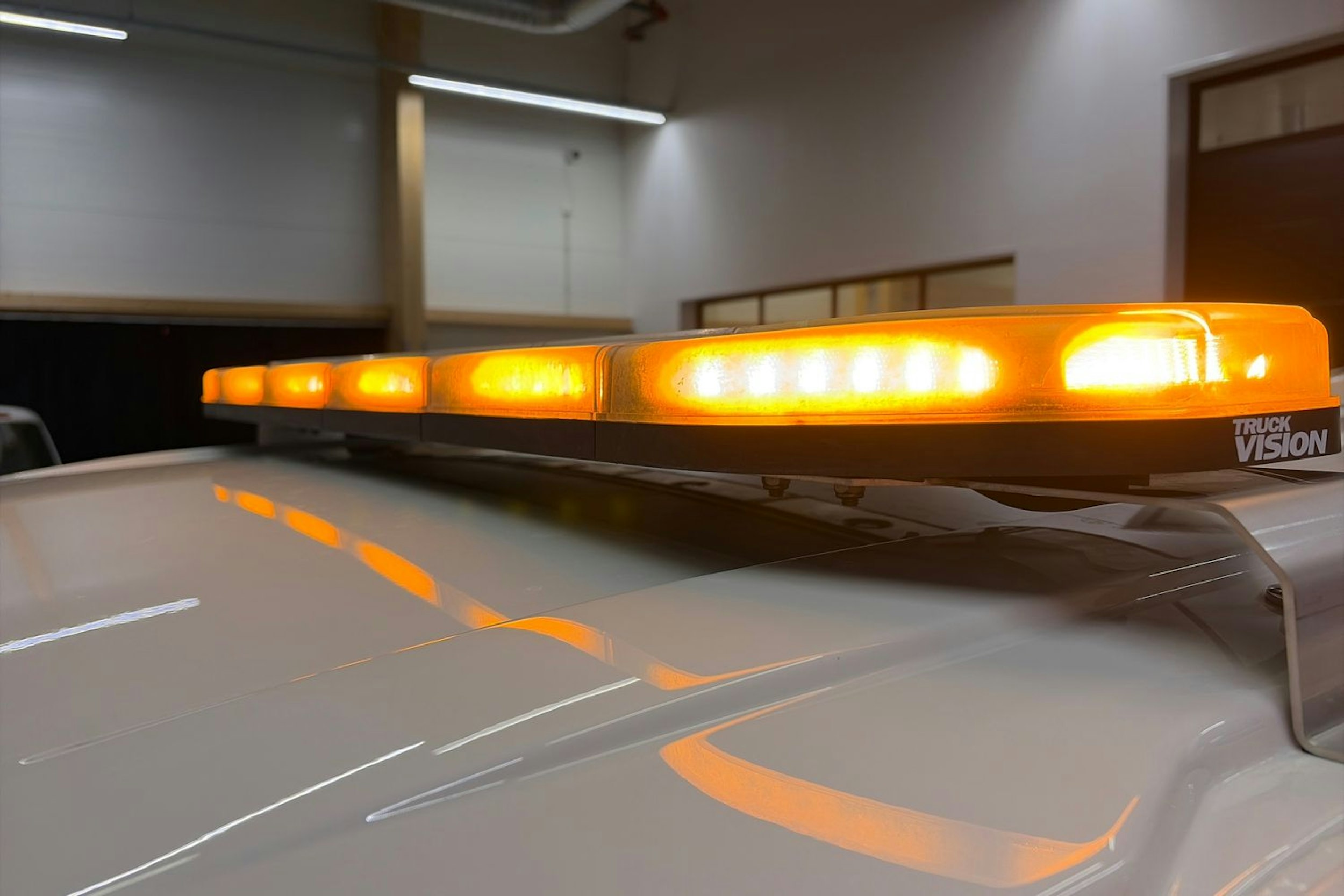 valkoinen Volkswagen Transporter 2020 kuva 17.