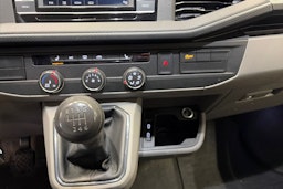 valkoinen Volkswagen Transporter 2020 kuva 24.