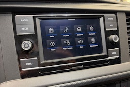 valkoinen Volkswagen Transporter 2020 kuva 25.