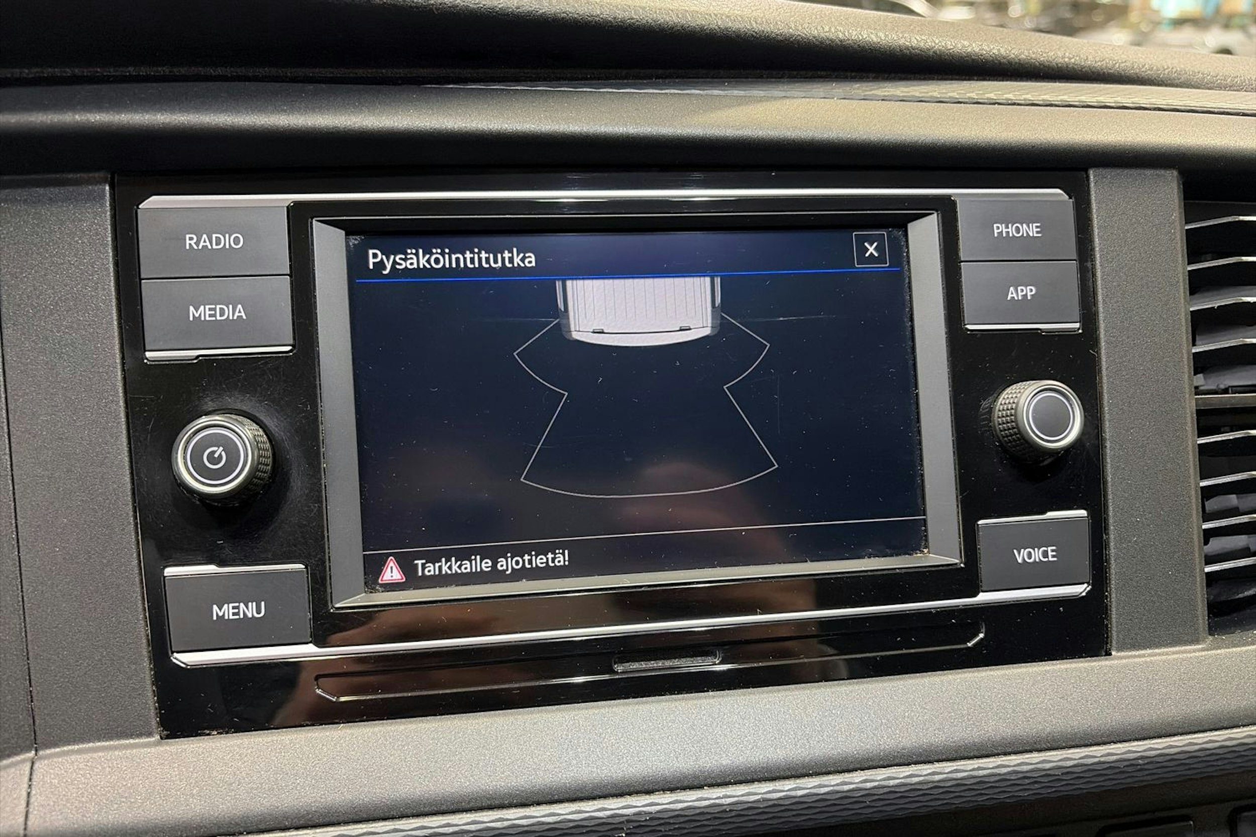 valkoinen Volkswagen Transporter 2020 kuva 27.