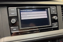 valkoinen Volkswagen Transporter 2020 kuva 28.