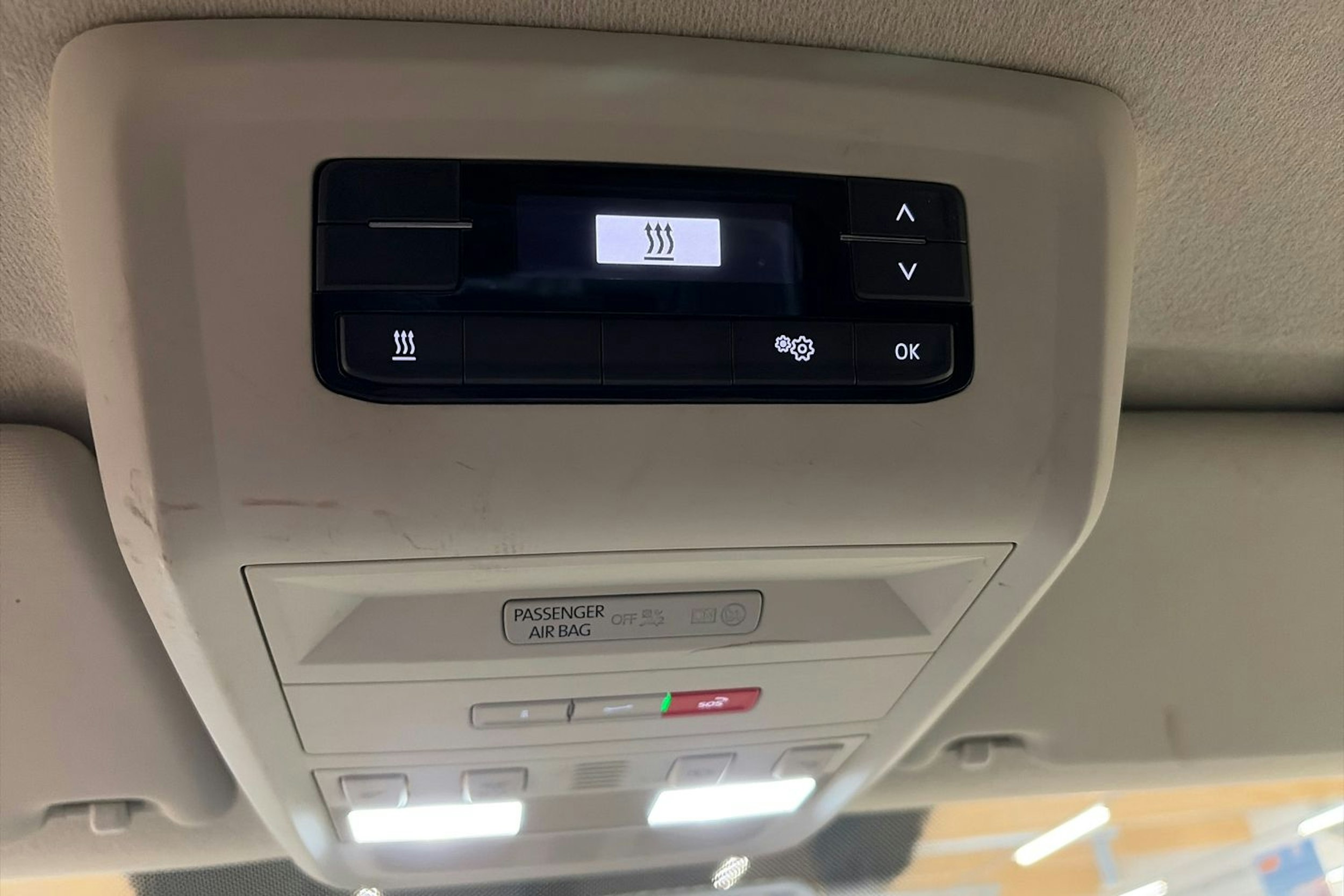 valkoinen Volkswagen Transporter 2020 kuva 29.