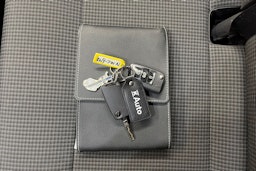 valkoinen Volkswagen Transporter 2020 kuva 31.