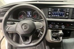 valkoinen Volkswagen Transporter 2020 kuva 9.