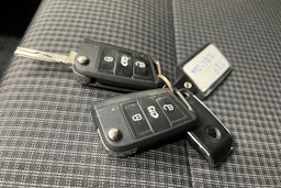 valkoinen Volkswagen Transporter 2020 kuva 16.