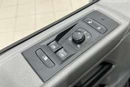 musta Volkswagen Transporter 2020 kuva 15.