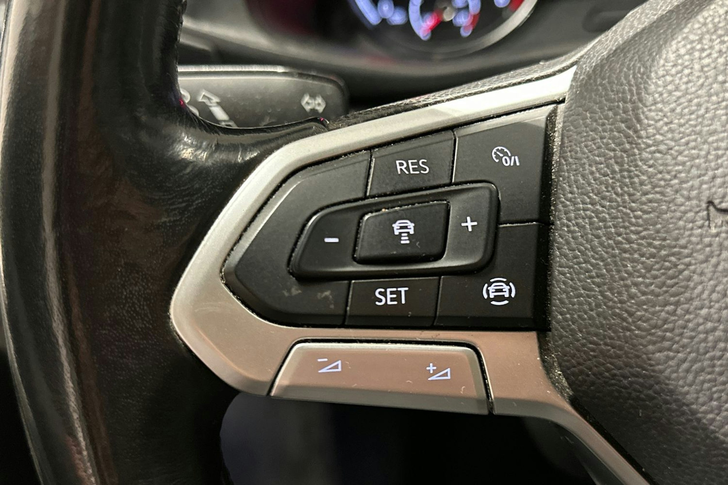 musta Volkswagen Transporter 2020 kuva 17.