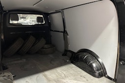 musta Volkswagen Transporter 2020 kuva 32.