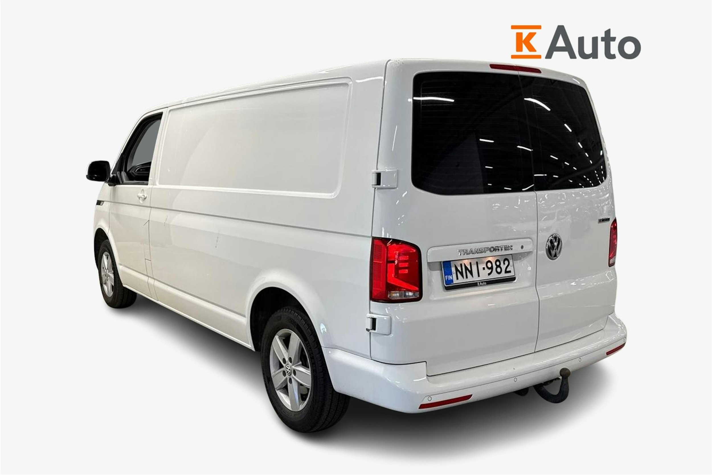 valkoinen Volkswagen Transporter 2020 kuva 2.