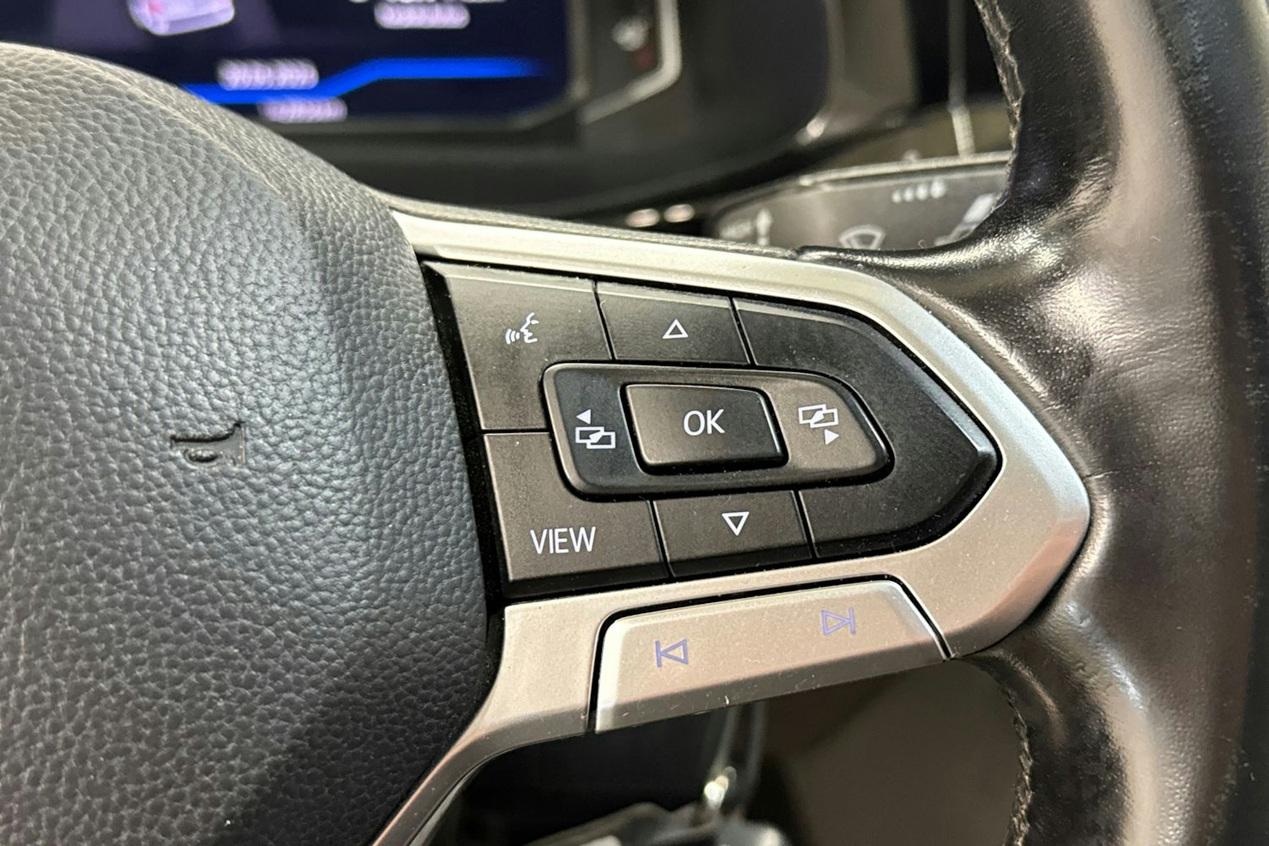 valkoinen Volkswagen Transporter 2020 kuva 16.