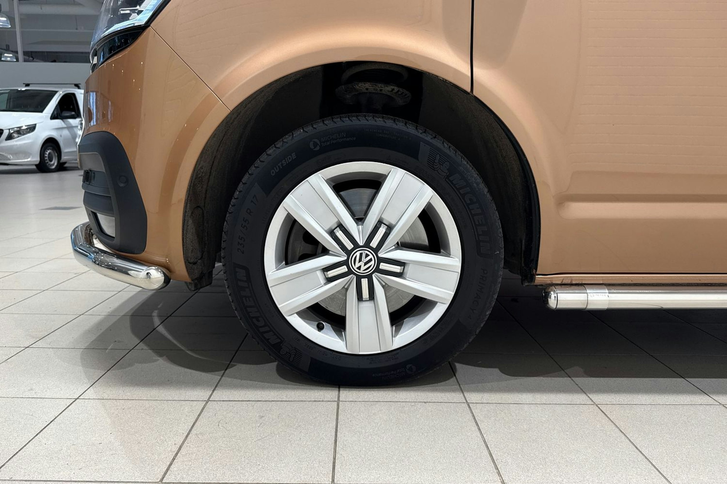 ruskea (beige) Volkswagen Transporter 2020 kuva 11.