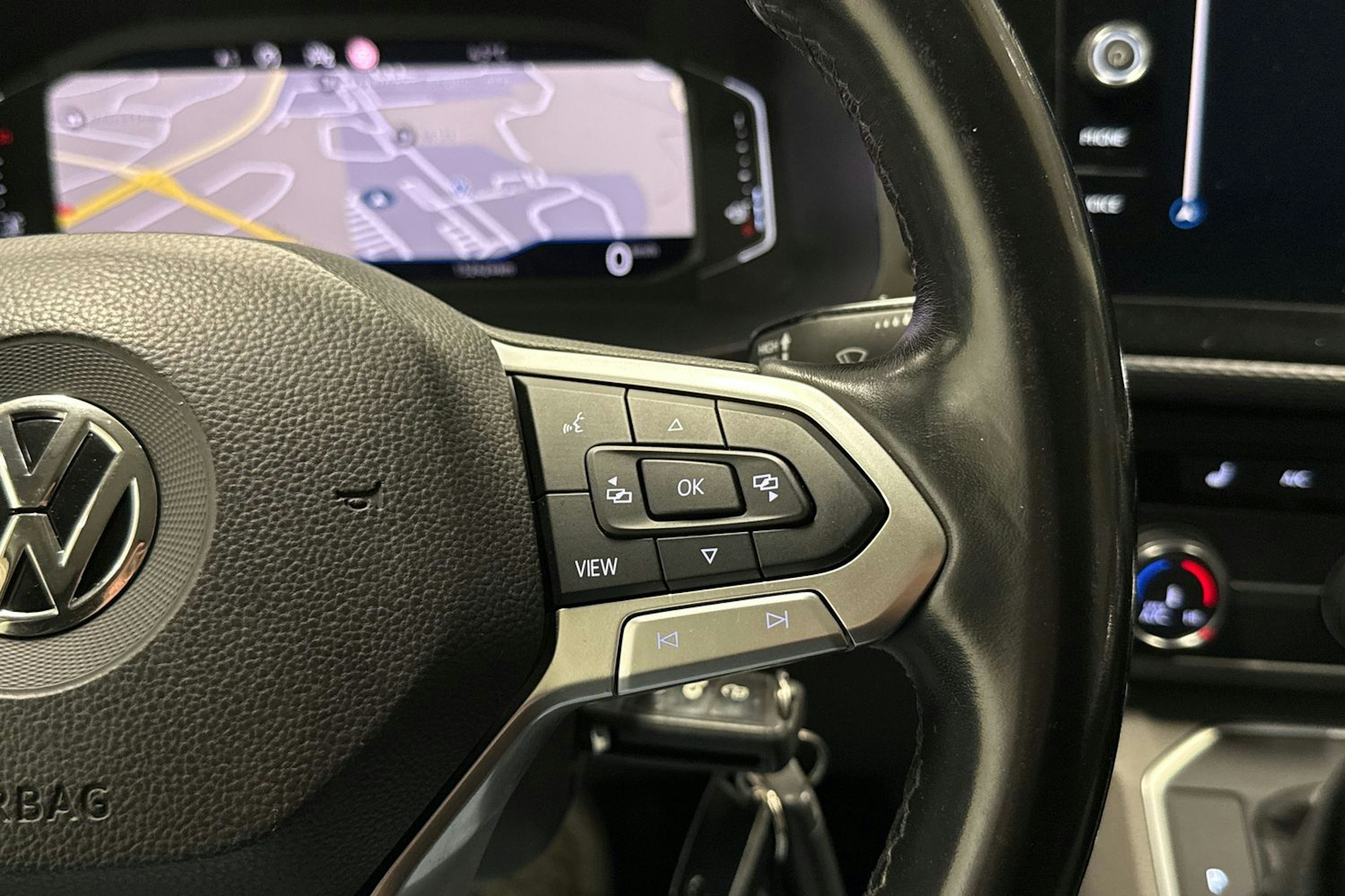 ruskea (beige) Volkswagen Transporter 2020 kuva 21.