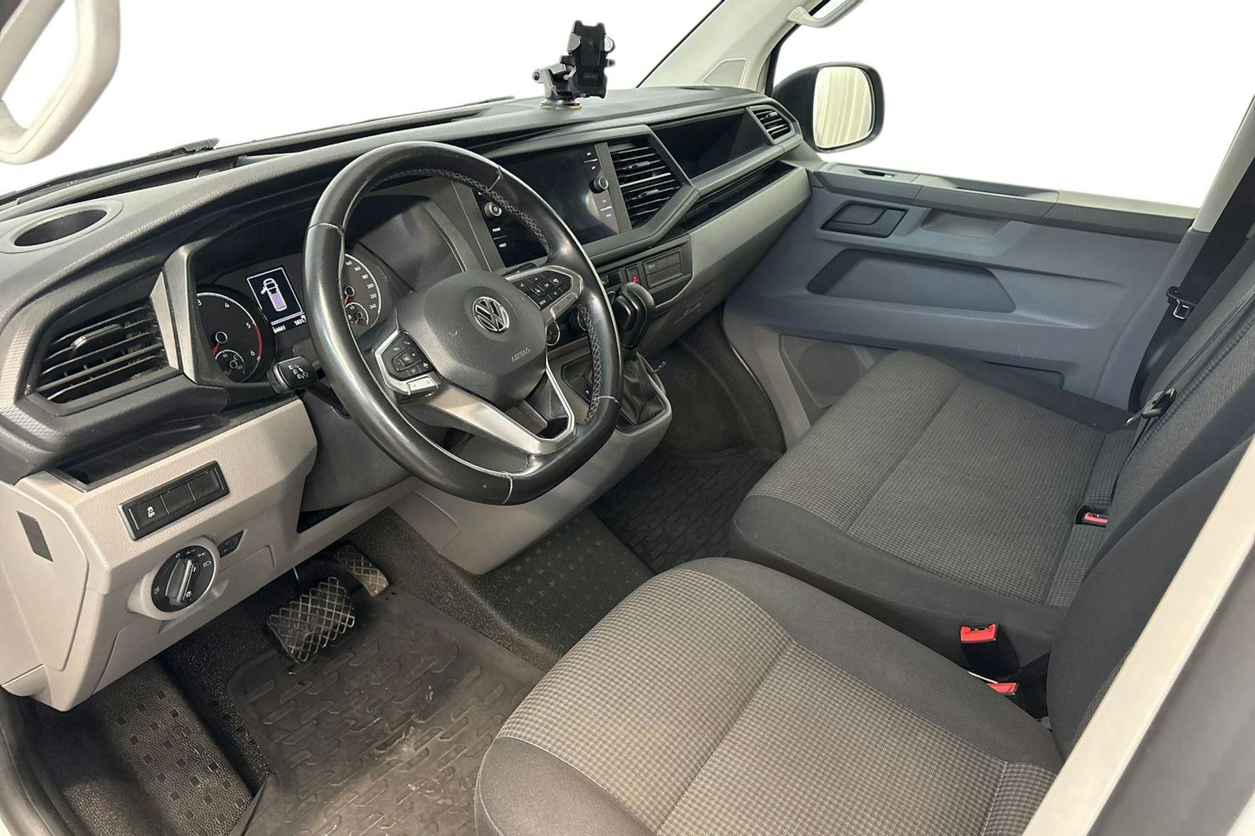 valkoinen Volkswagen Transporter 2020 kuva 8.