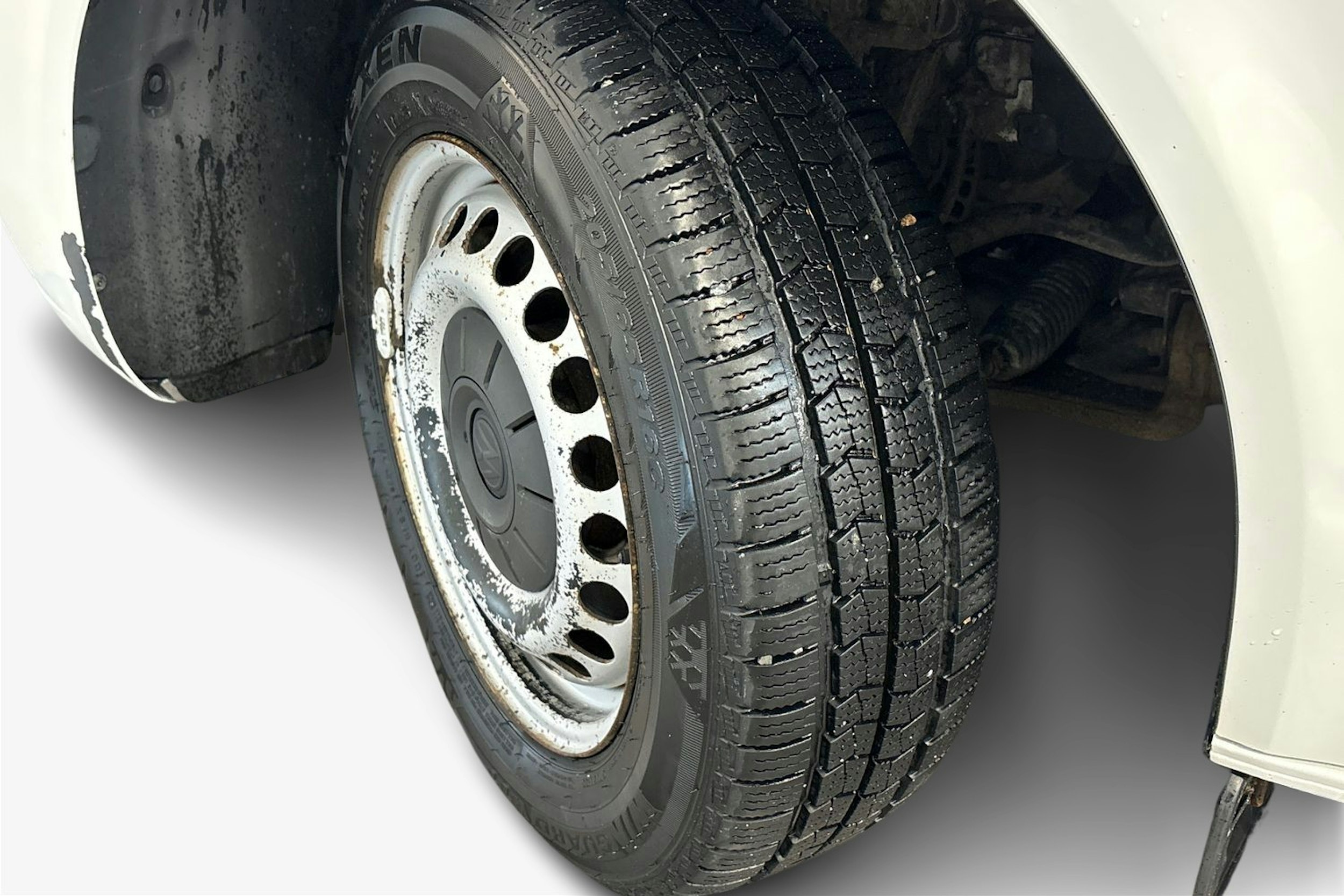 valkoinen Volkswagen Transporter 2020 kuva 12.