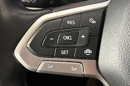 valkoinen Volkswagen Transporter 2020 kuva 22.