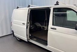 valkoinen Volkswagen Transporter 2020 kuva 26.