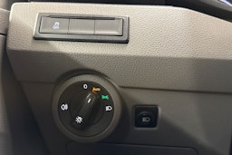 valkoinen Volkswagen Transporter 2020 kuva 18.