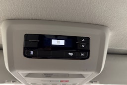 valkoinen Volkswagen Transporter 2020 kuva 24.