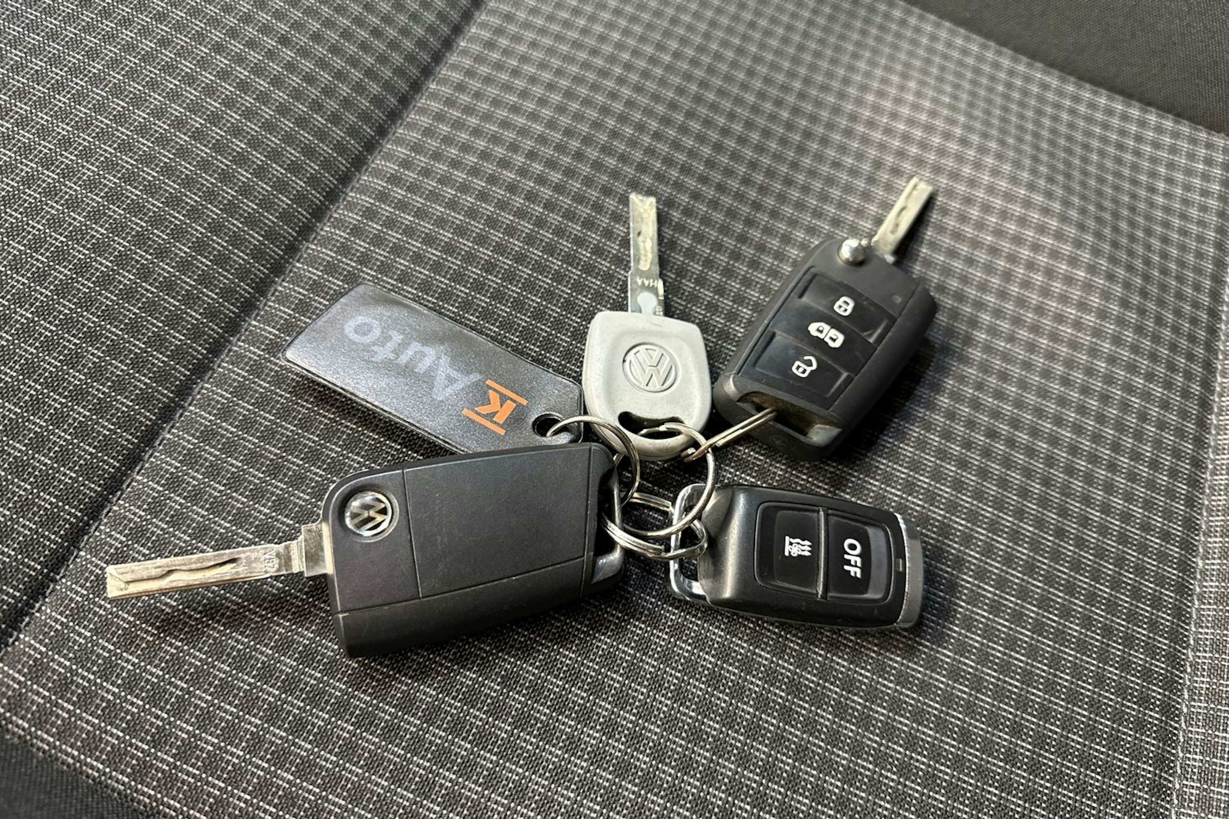 valkoinen Volkswagen Transporter 2020 kuva 29.