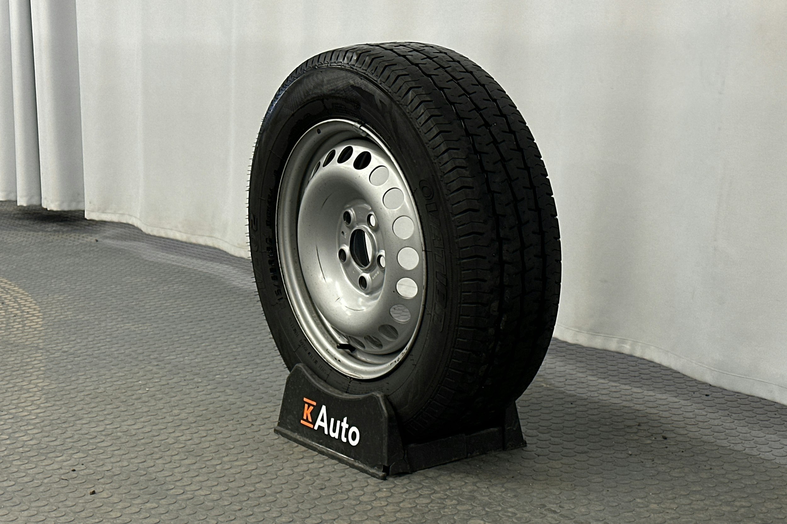 valkoinen Volkswagen Transporter 2020 kuva 13.