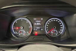 valkoinen Volkswagen Transporter 2020 kuva 19.