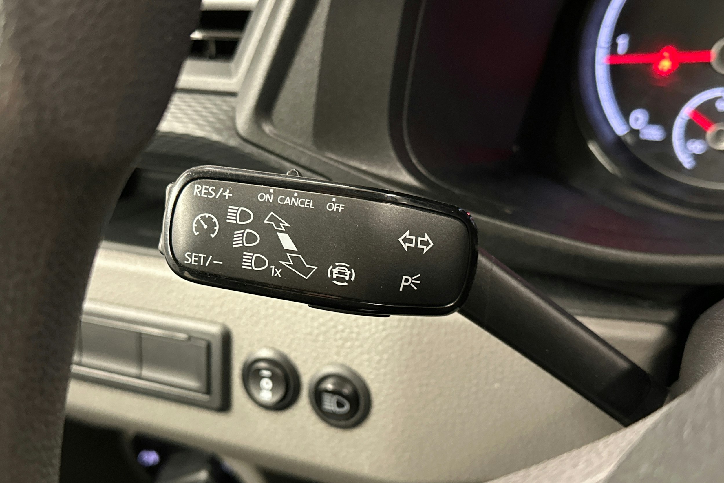 valkoinen Volkswagen Transporter 2020 kuva 20.