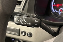 valkoinen Volkswagen Transporter 2020 kuva 20.