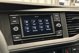 valkoinen Volkswagen Transporter 2020 kuva 22.