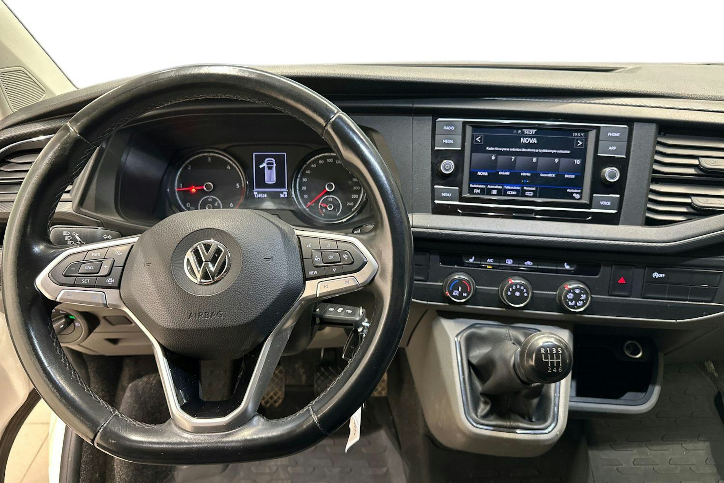 valkoinen Volkswagen Transporter 2020 kuva 9.