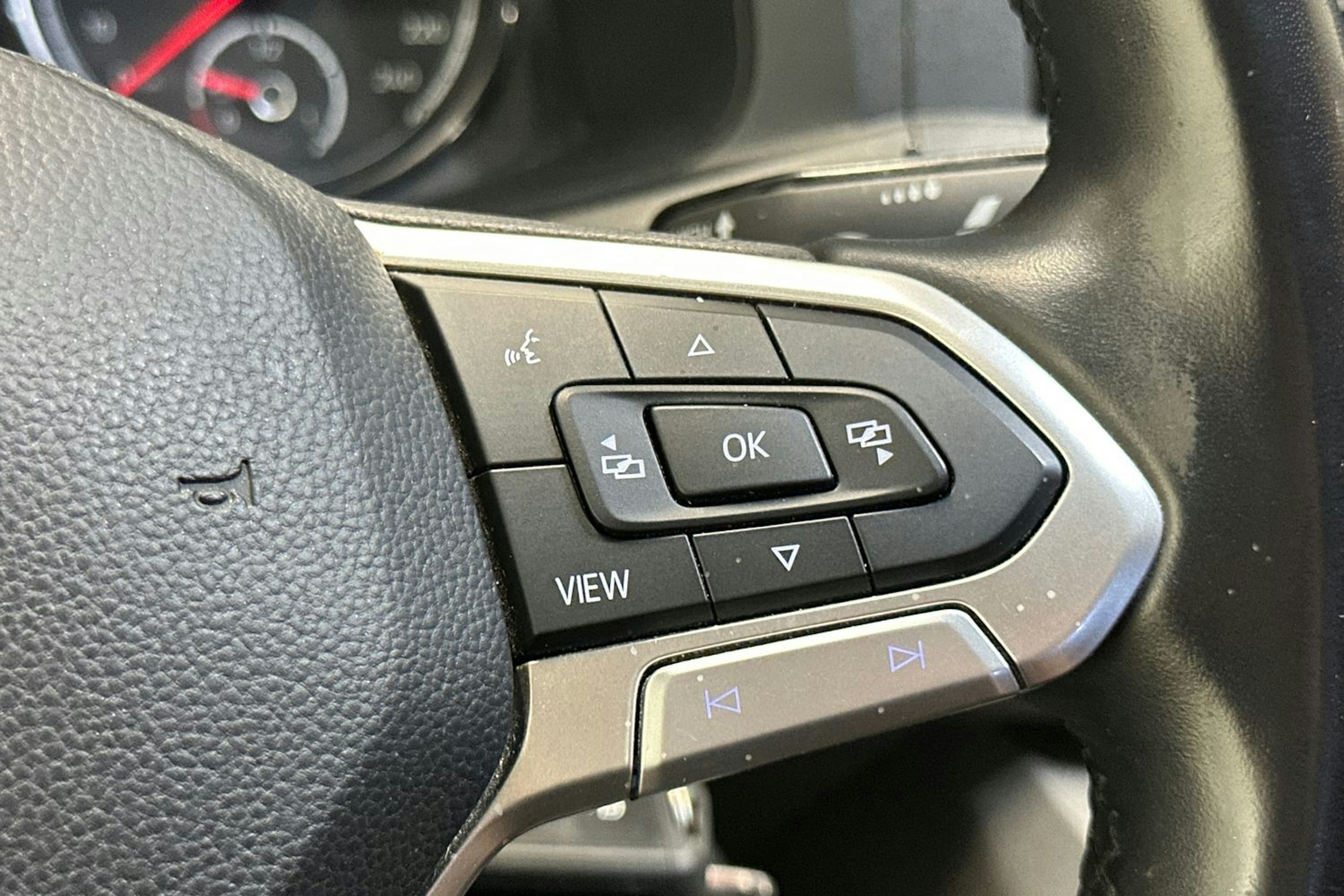 valkoinen Volkswagen Transporter 2020 kuva 17.