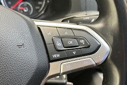 valkoinen Volkswagen Transporter 2020 kuva 17.