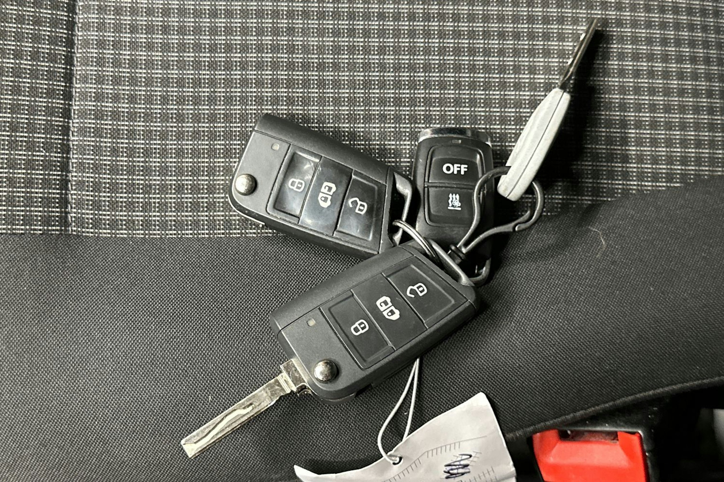 valkoinen Volkswagen Transporter 2020 kuva 22.