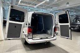 valkoinen Volkswagen Transporter 2020 kuva 28.