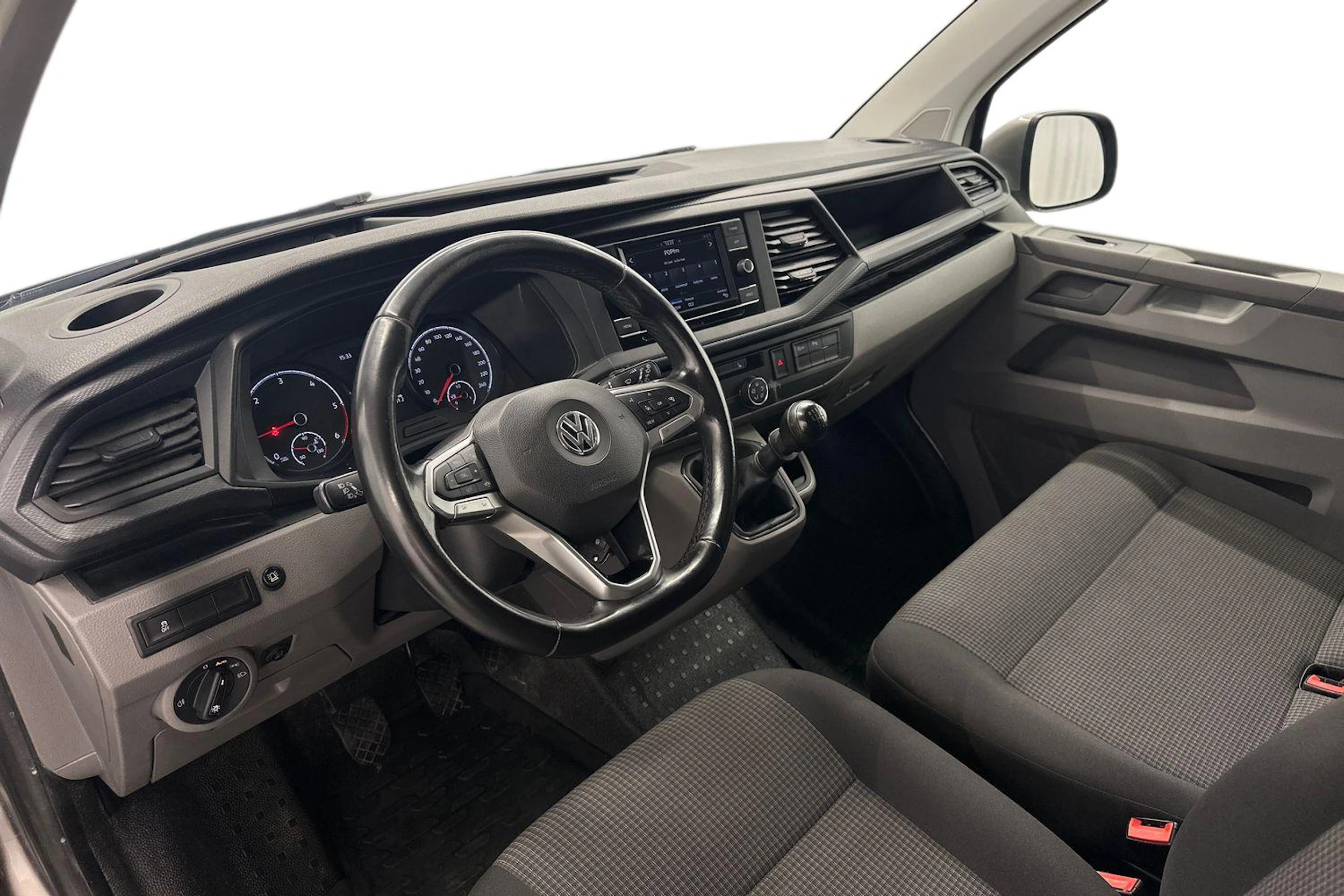 ruskea (beige) Volkswagen Transporter 2020 kuva 6.