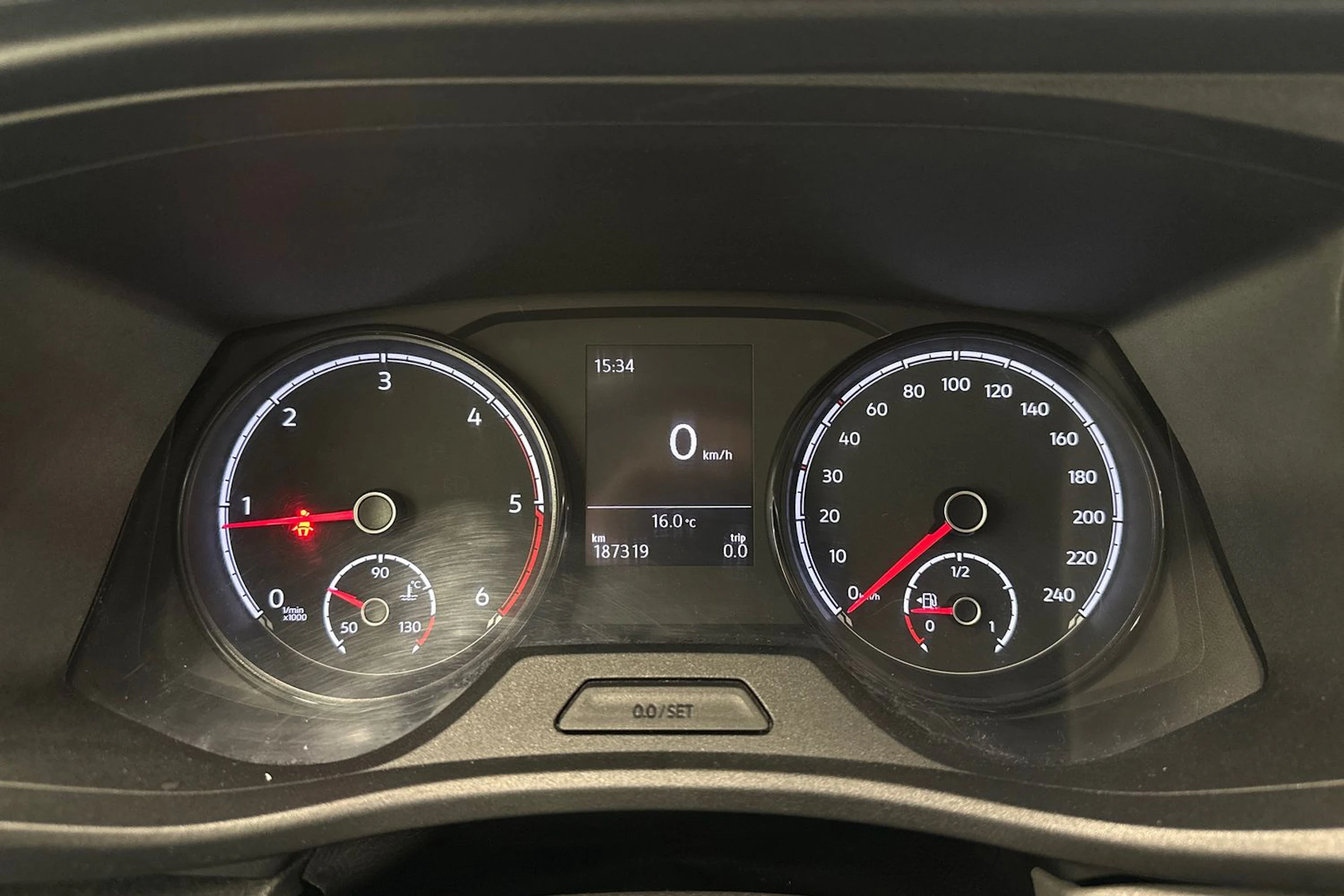 ruskea (beige) Volkswagen Transporter 2020 kuva 13.