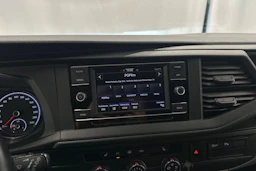 ruskea (beige) Volkswagen Transporter 2020 kuva 15.