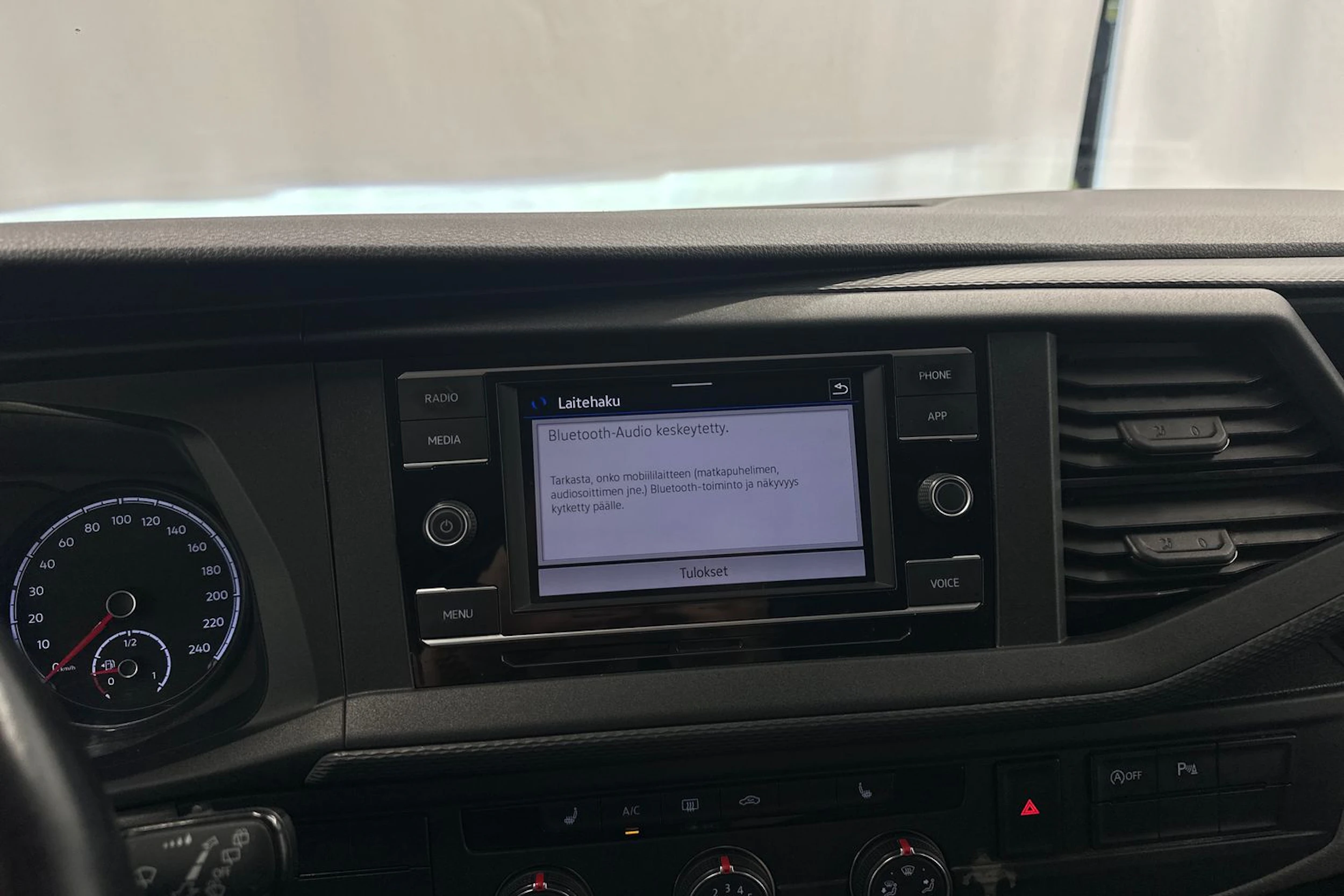 ruskea (beige) Volkswagen Transporter 2020 kuva 17.