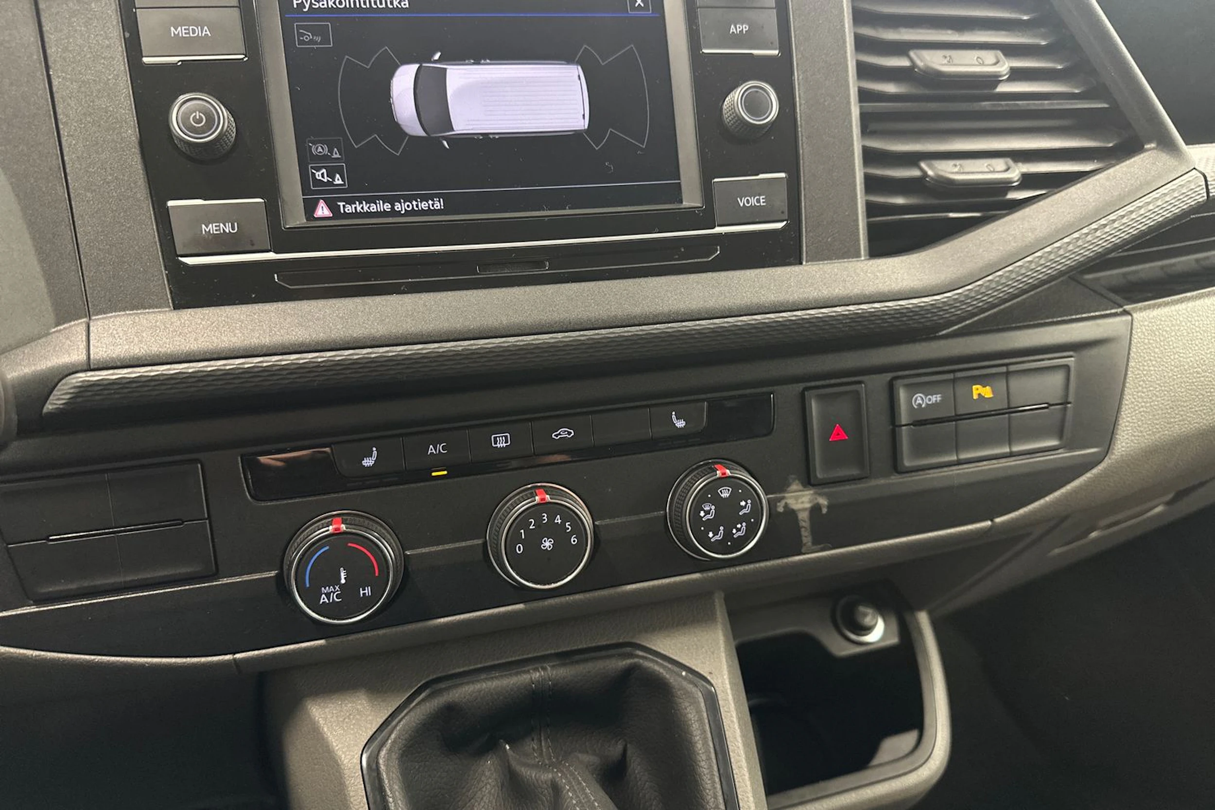 ruskea (beige) Volkswagen Transporter 2020 kuva 22.