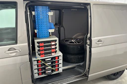 ruskea (beige) Volkswagen Transporter 2020 kuva 26.