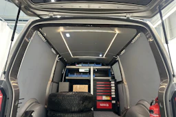 ruskea (beige) Volkswagen Transporter 2020 kuva 34.