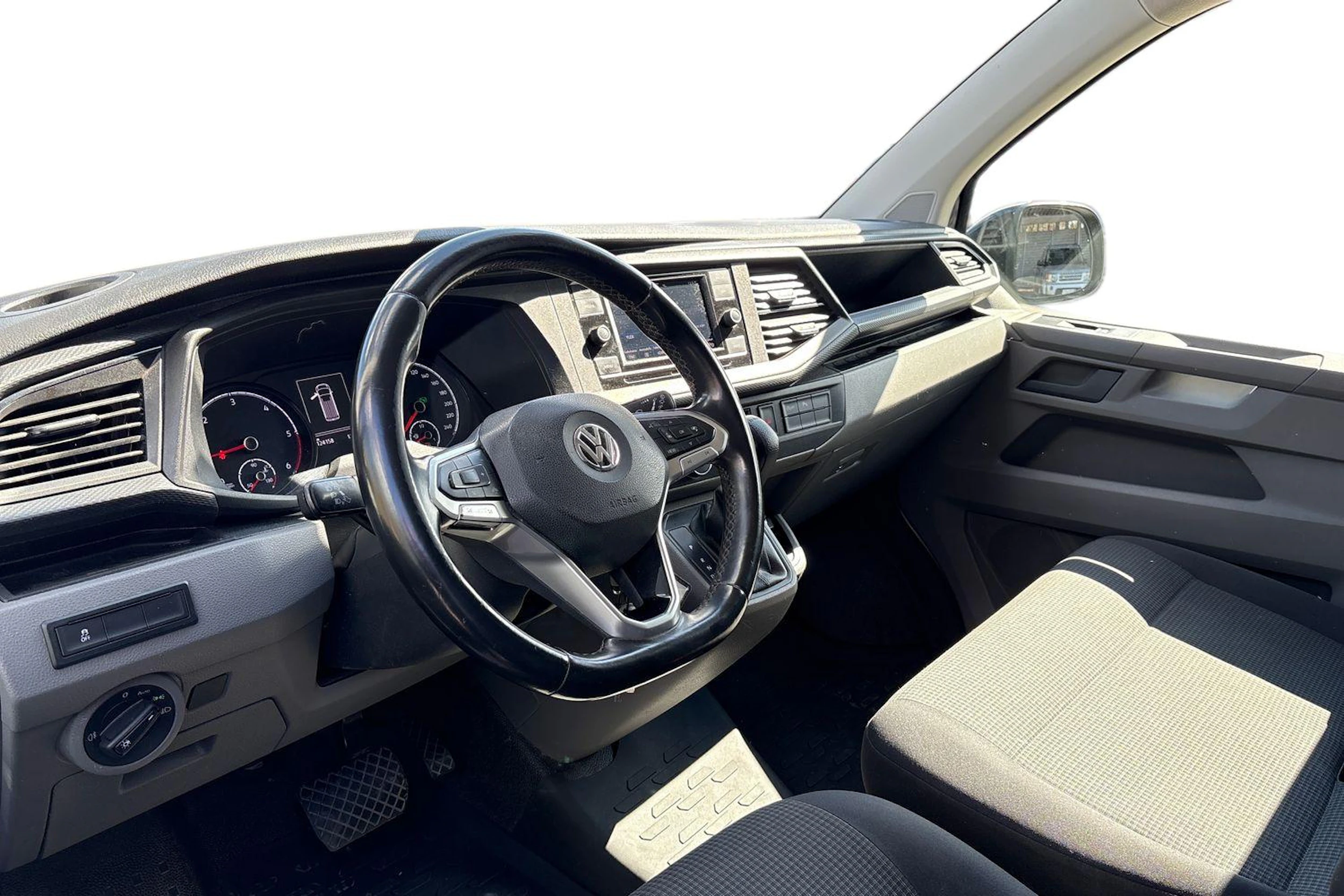 Musta Volkswagen TRANSPORTER 2020 kuva 8.