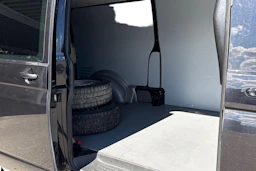 Musta Volkswagen TRANSPORTER 2020 kuva 11.